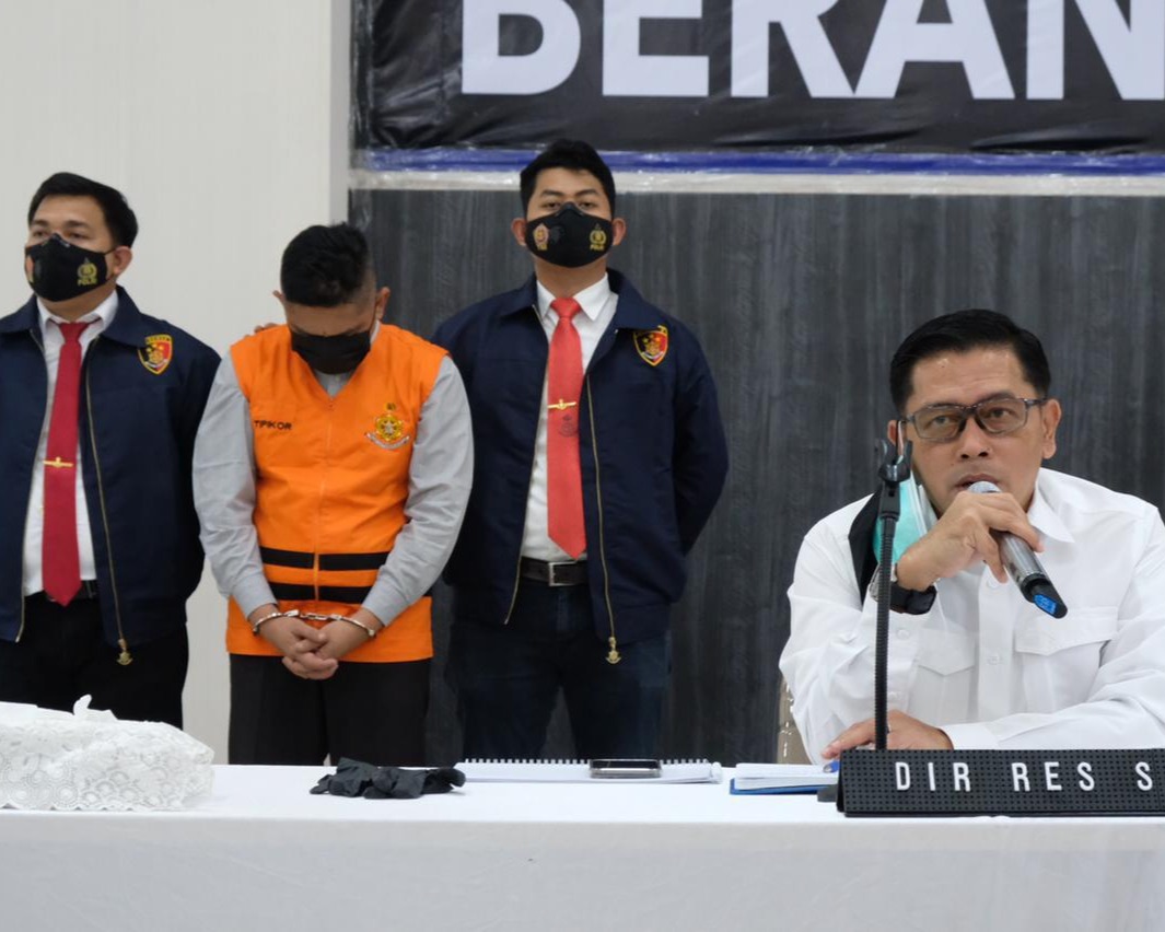 Tim Saber Pungli Polda Riau Lakukan OTT Sekcam Bina Widya Kota Pekanbaru