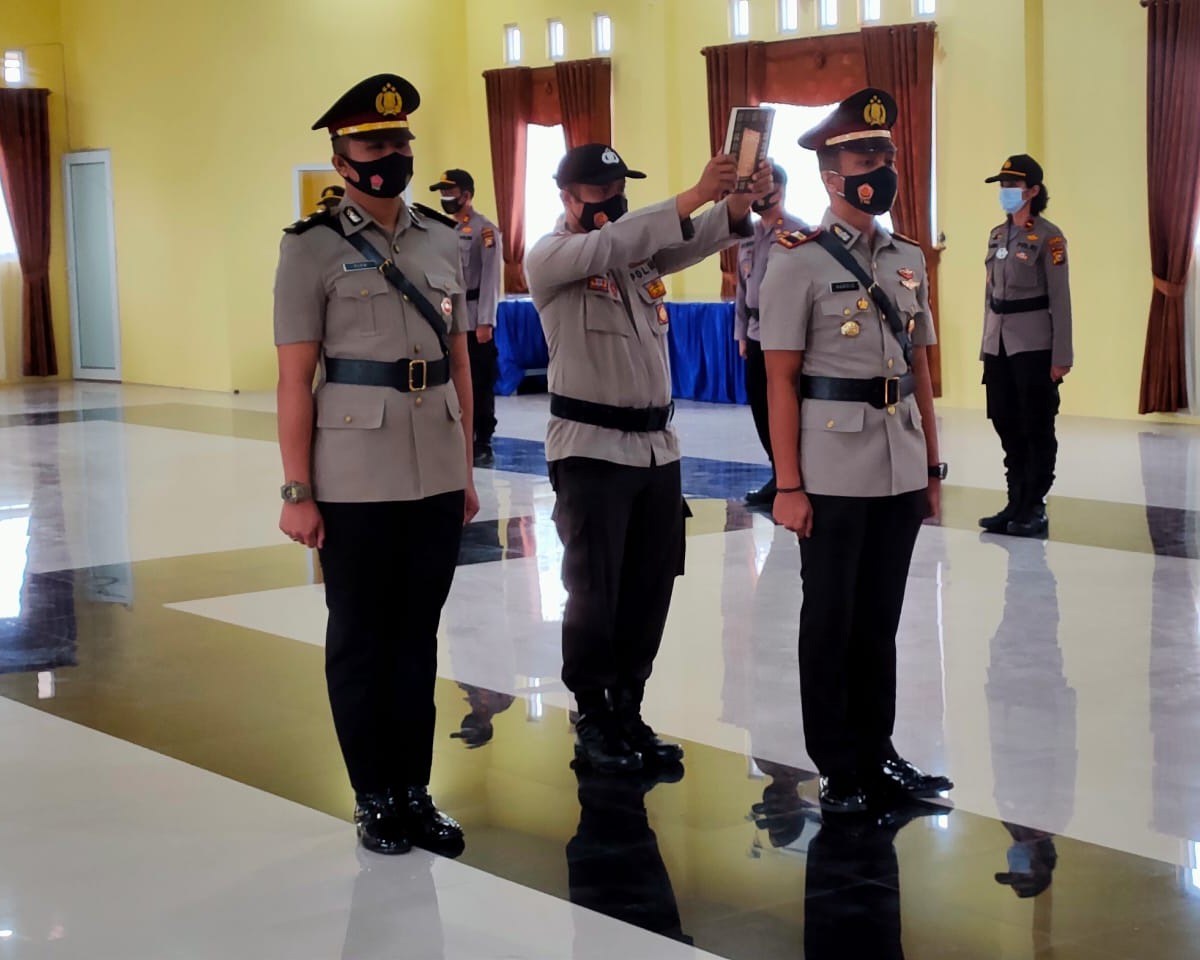 Kapolres Kampar Pimpin Upacara Sertijab Kapolsek Tambang