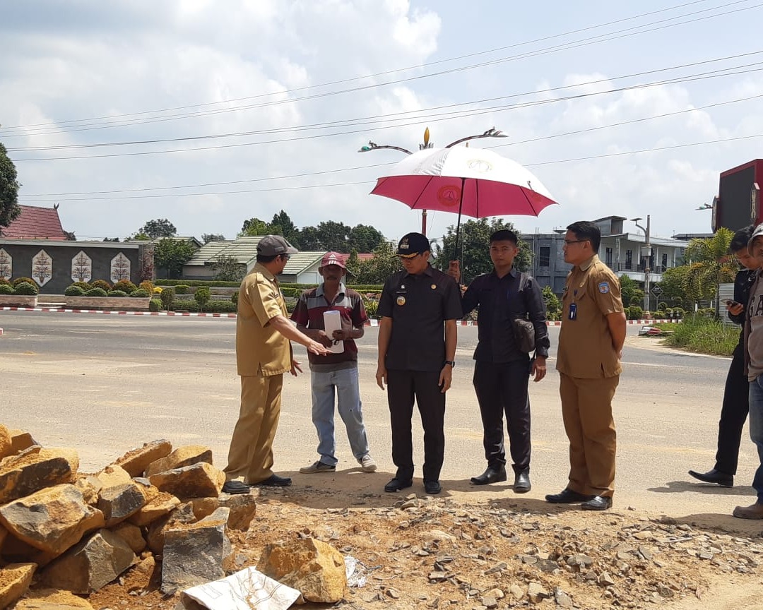 Bupati Murung Raya, Perdie M. Yoseph Tinjau Pembangunan Pagar RSUD Puruk Cahu