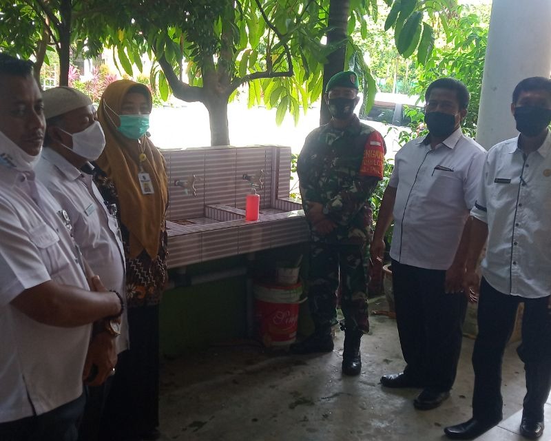 Babinsa Kodim 0301/Pekanbaru Laksanakan Pemantauan Pola Hidup Bersih di SD Negeri 23 Kelurahan Tanjung Rhu