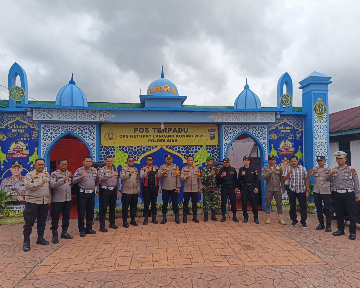 Kapolres Siak Tinjau Pos Terpadu Istana Siak Dalam Rangka Operasi Ketupat Lancang Kuning 2025