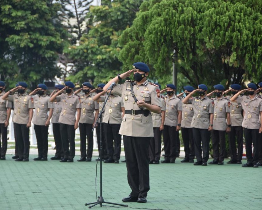 Sambut HUT Korps Brimob Polri Ke-77, Dansat Brimob Polda Riau Pimpin Ziarah Di Taman Makam Pahlawan Kusuma Dharma