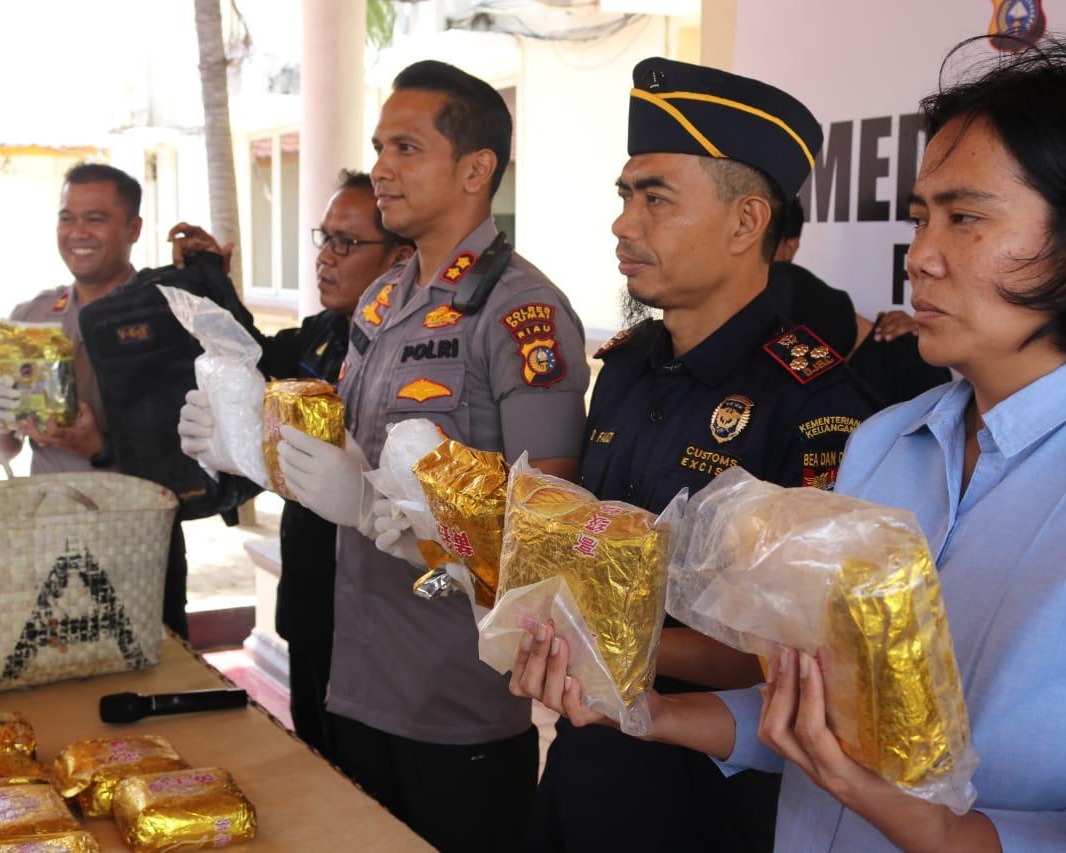 Polres Dumai Gelar Press Conference Ungkap Kasus Pelaku Peredaran Narkotika Jenis Sabu Seberat 14 Kg