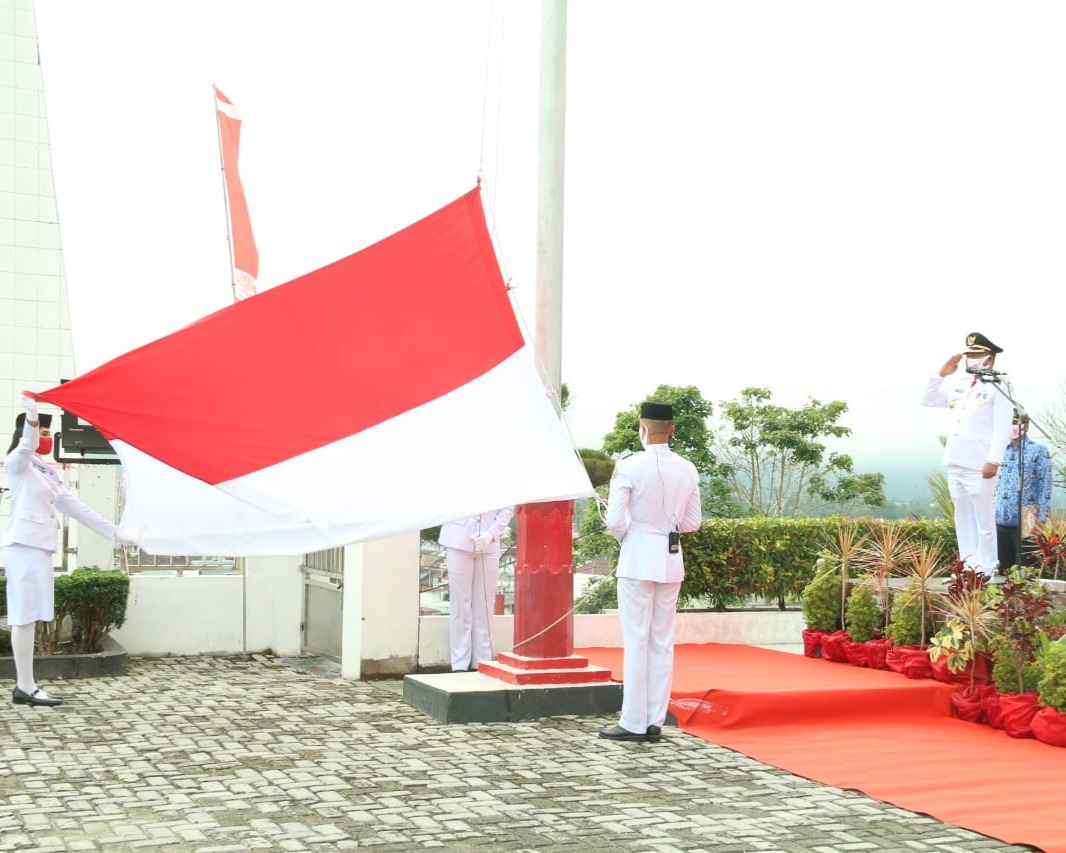 Bupati Taput Pimpin Upacara Bendera Peringatan HUT RI Ke-75 Tahun Indonesia Merdeka