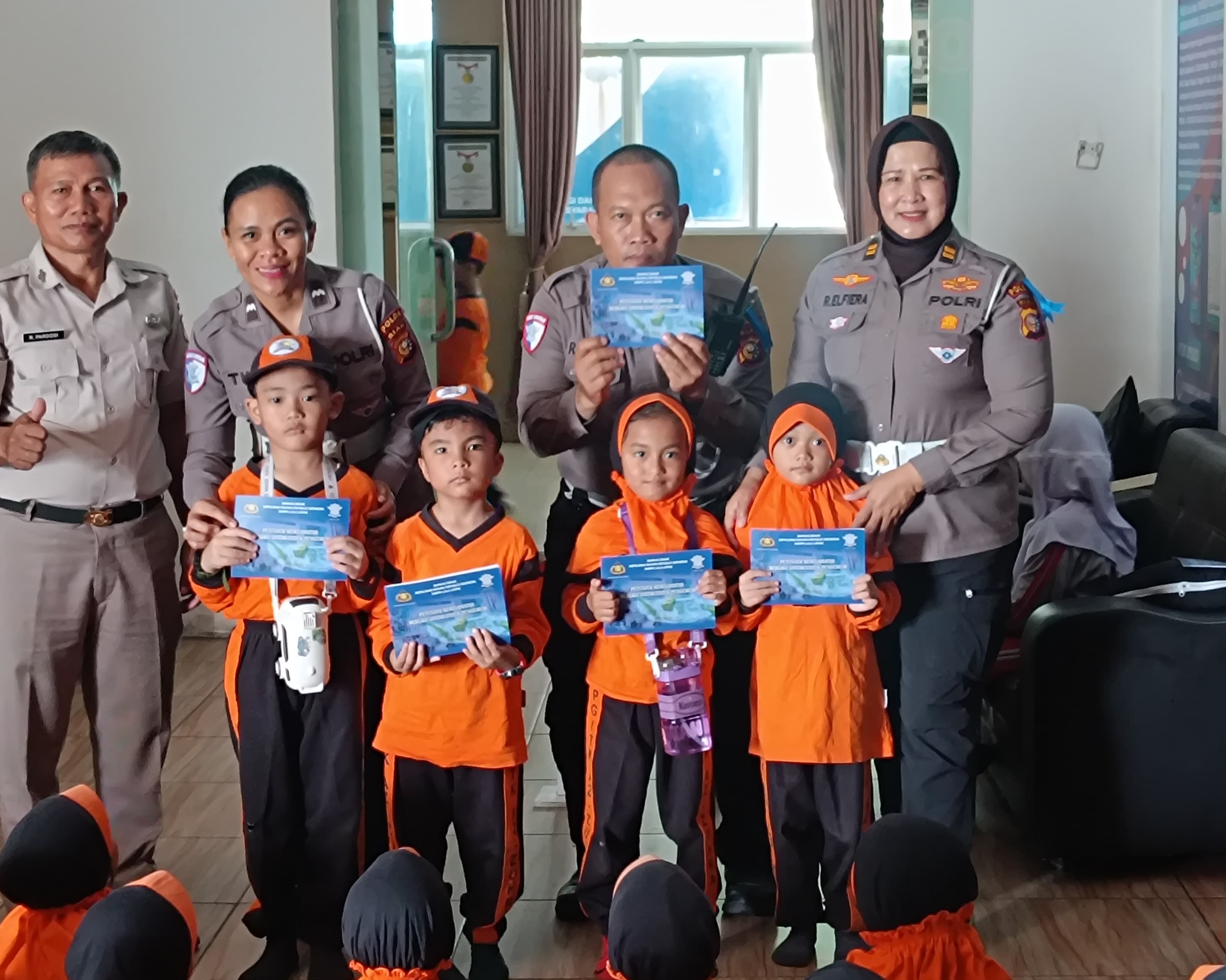 Tanamkan Kesadaran Tertib Lalu Lintas Sejak Dini, Ditlantas Polda Riau Gelar Polisi Sahabat Anak dan Green Policing