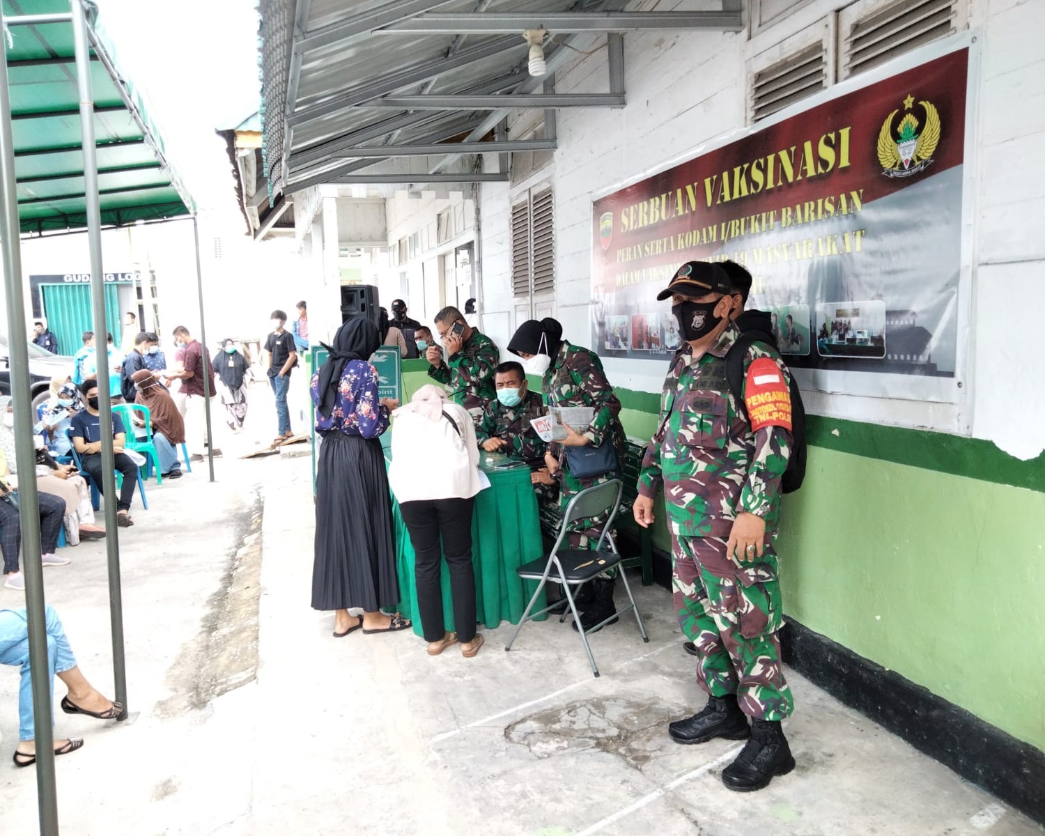 Babinsa Kodim 0301/PBR Laksanakan Pengamanan dan Monitoring Pelaksanaan Vaksinasi Covid-19