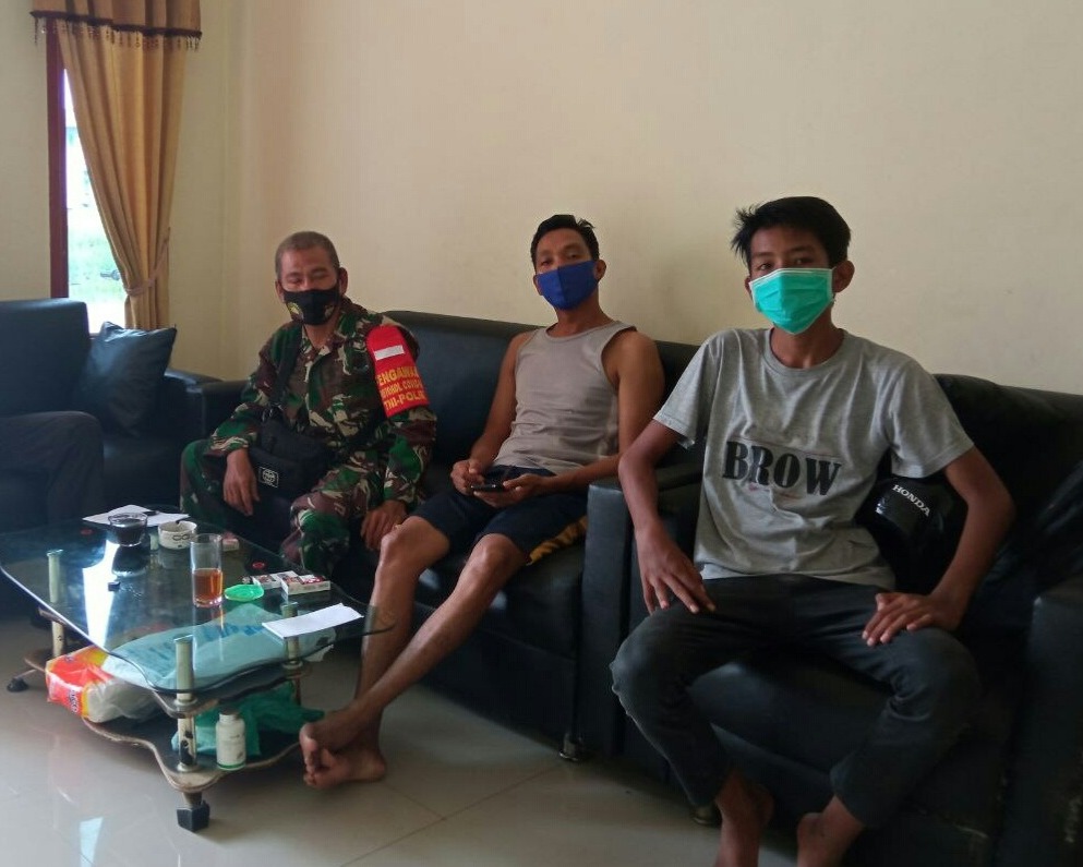 Anggota Kodim 0301/PBR Terus Bangun Kesadaran Warga Dengan Cara Datang Ke Rumah