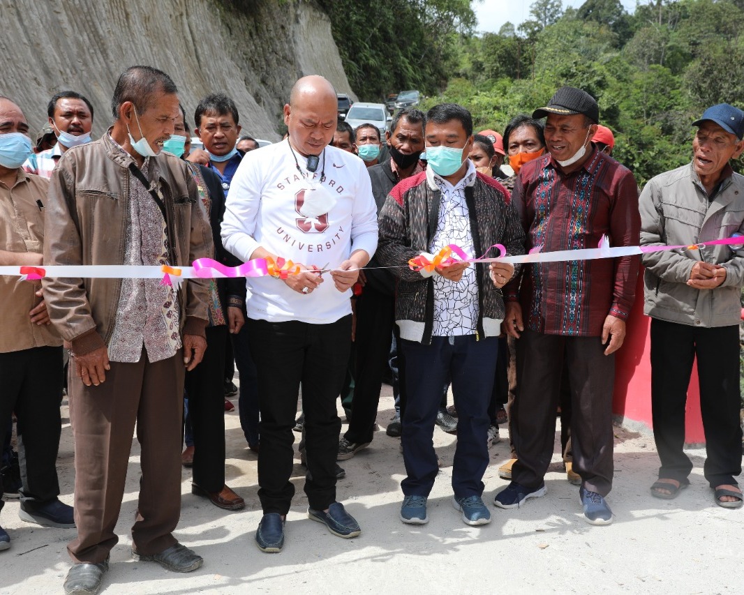 Suasana Nataru Bupati Tapanuli Utara Resmikan 2 Jembatan Sekaligus Kunker Akhir Tahun 2021