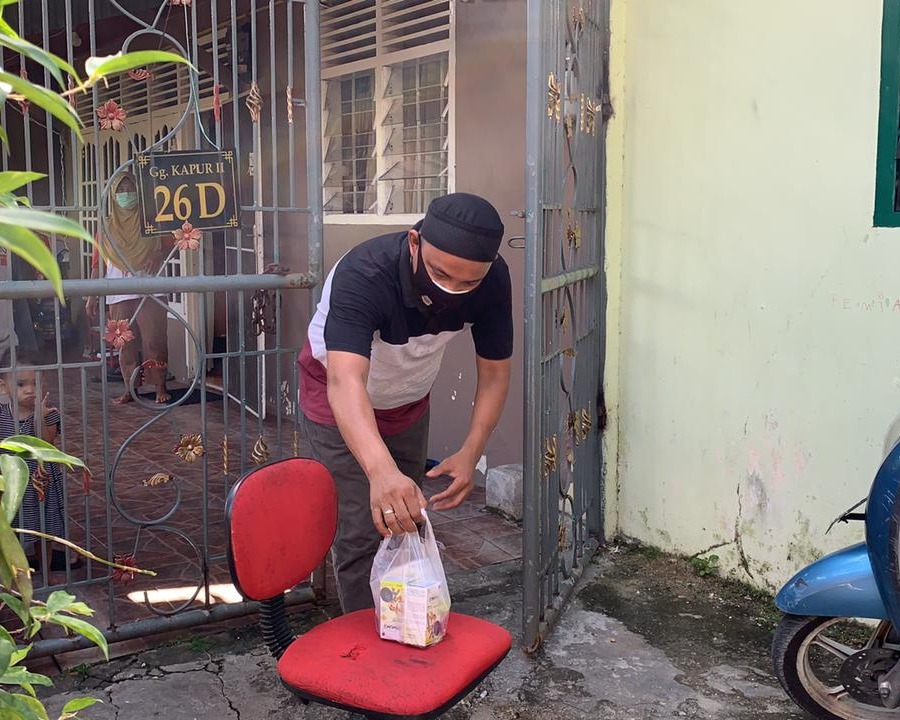 Polsek Limapuluh Peduli Memberikan Vitamin Kepada Personil dan Keluarga Yang Terpapar Covid-19