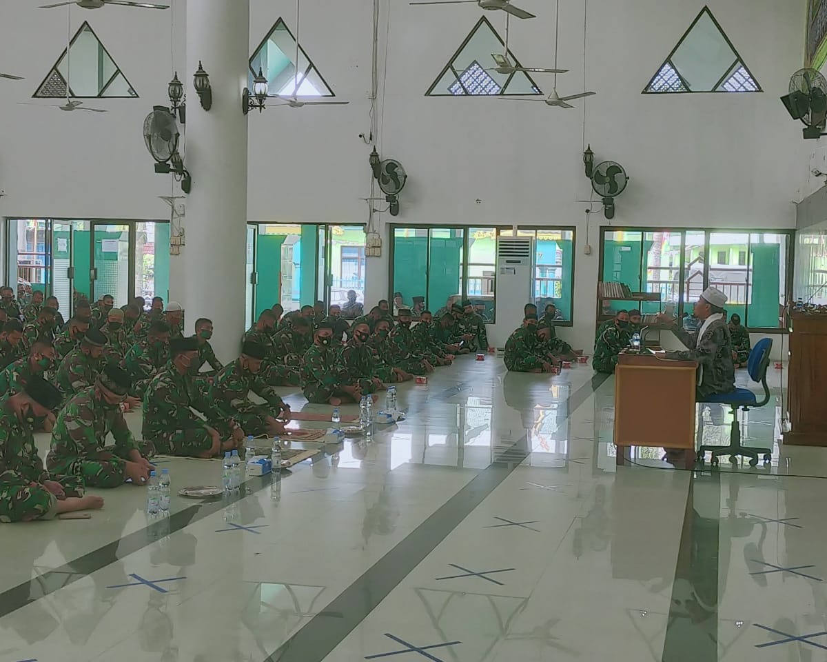 Dandim 0301/PBR Dampingi Danrem 031/WB Hadiri Kegiatan Tahun Baru Islam 1442 H/2020 H di Masjid Al-Mukhlisin Asrama Pancasila