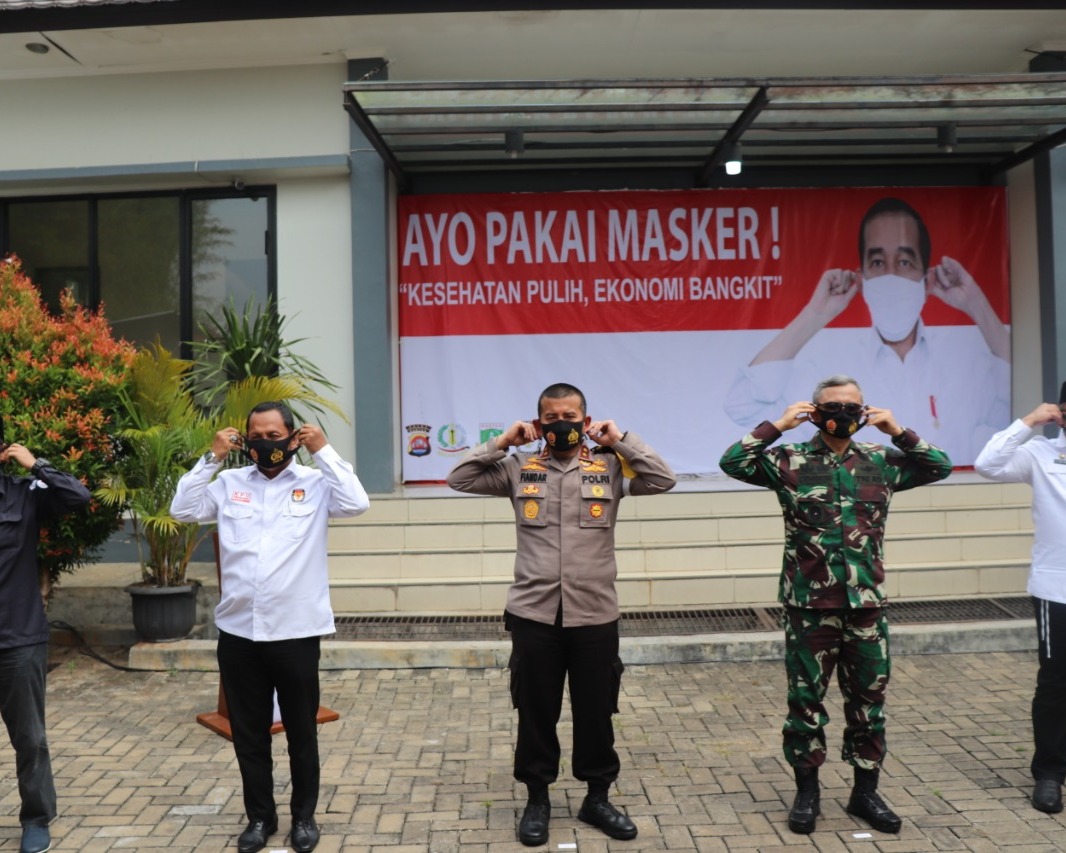 Jelang Pilkada Serentak 2020, Polda Banten Dan Polres Bagikan 260 Ribu Masker