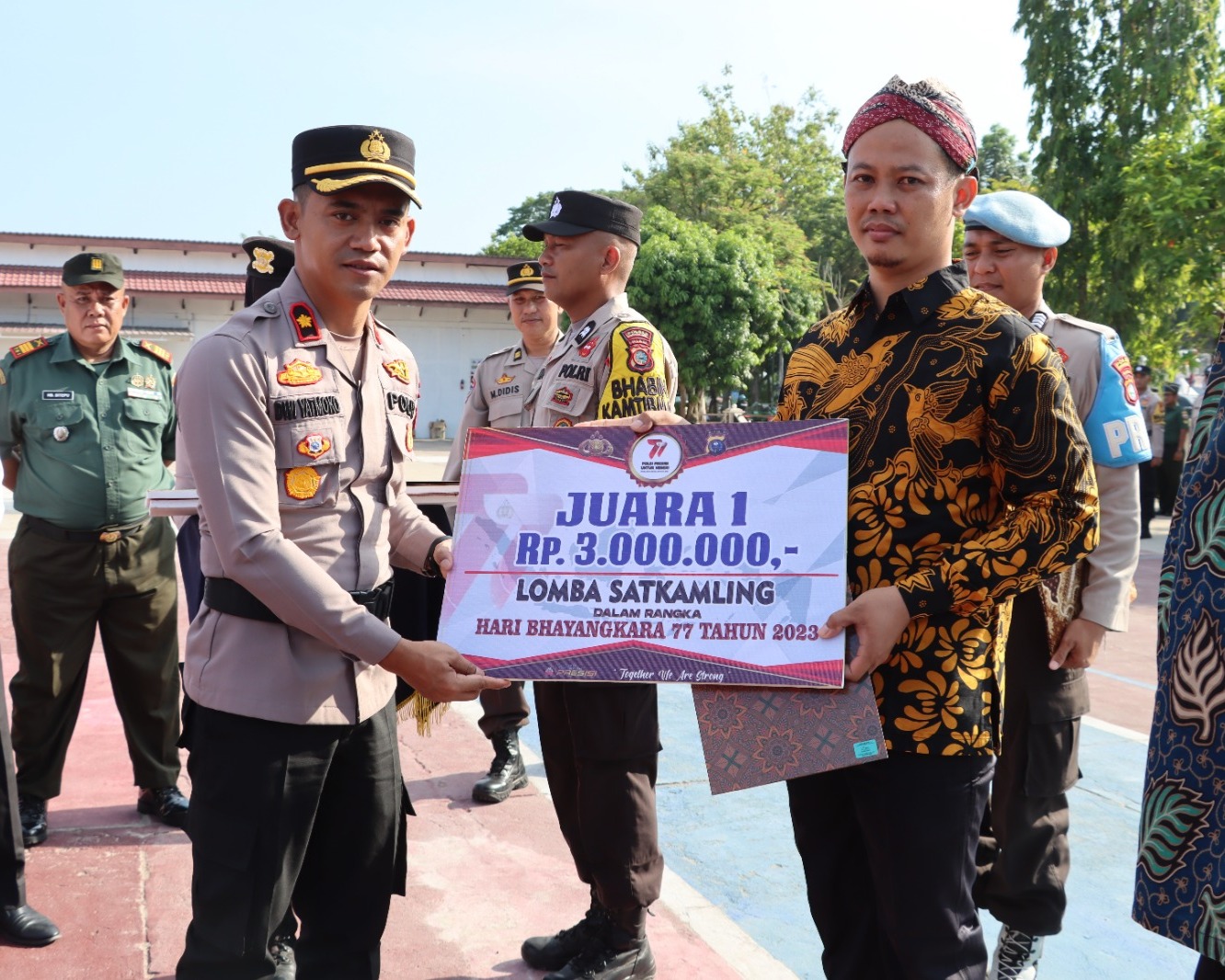 Dihadiri Pemkab Inhu dan Forkopimda, Kapolres Inhu Pimpin Apel Satkamling Tahun 2023