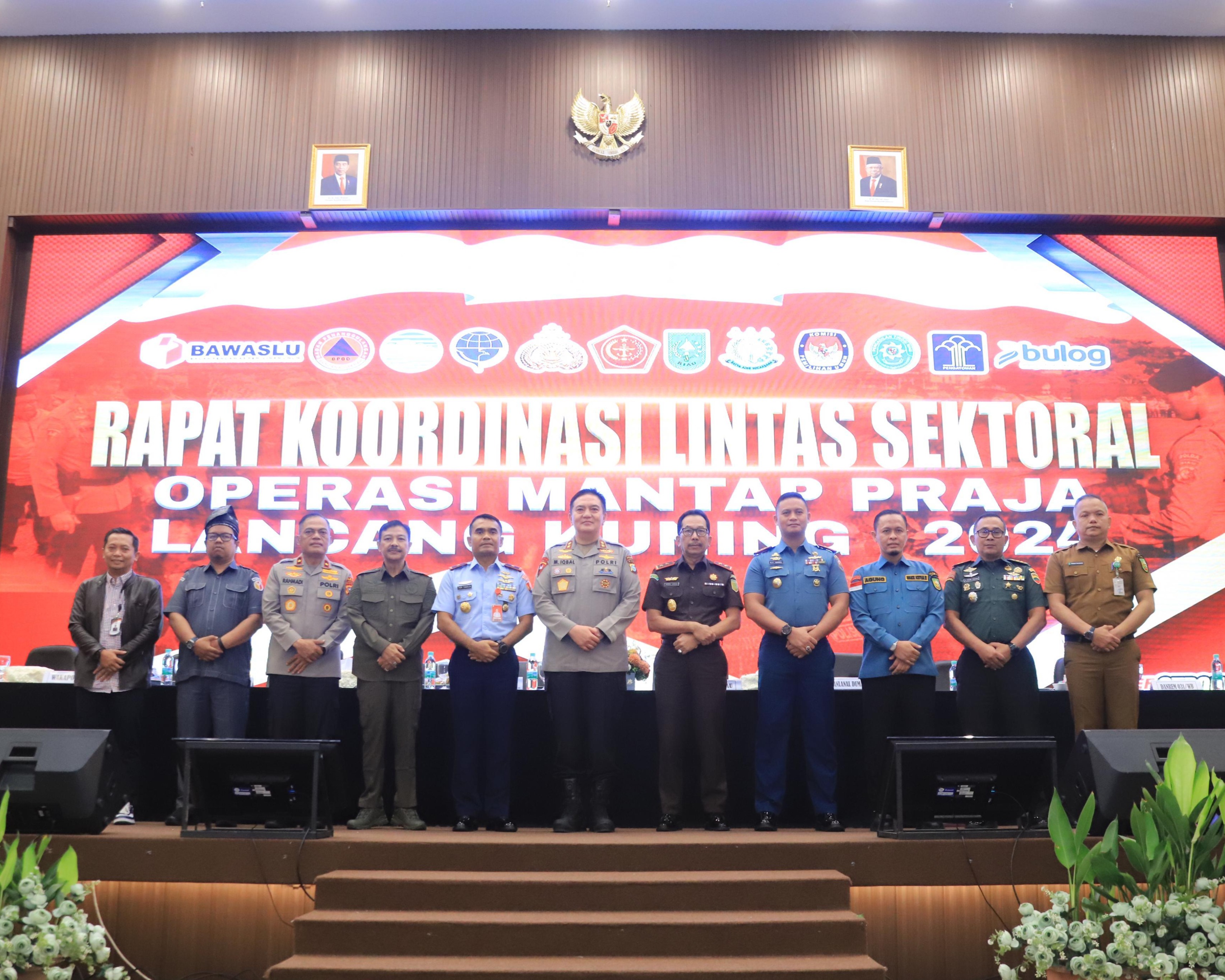 Kapolda Riau Buka dan Pimpin Langsung Rapat Koordinasi Lintas Sektoral Operasi Mantap Praja Lancang Kuning 2024