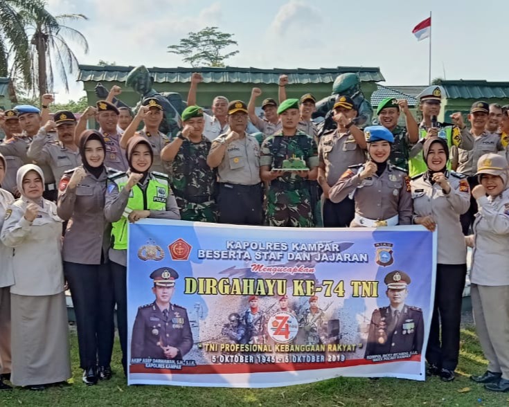 Surprise HUT TNI ke 74, Pejabat Utama Polres Kampar Kunjungi Kodim 0313/KPR Dan Yonif 132/BS