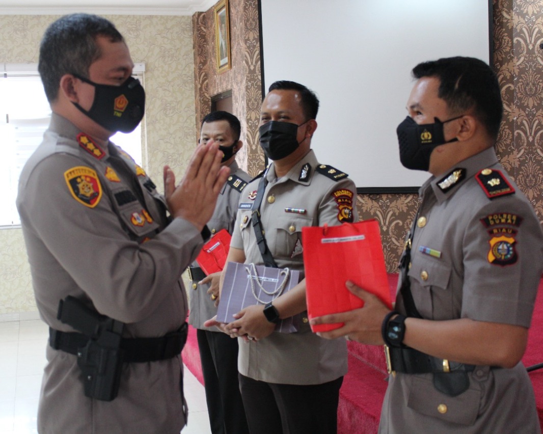 Kapolresta Pimpin Sertijab Jabatan Kasat dan Kapolsek Jajaran Polresta Pekanbaru
