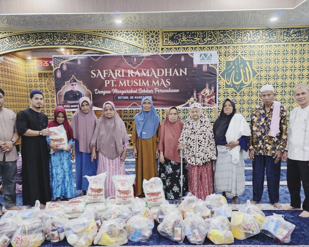 Gelar Safari Ramadhan, PT Musim Mas Bagikan Ratusan Paket Sembako di Desa Operasional Perusahaan