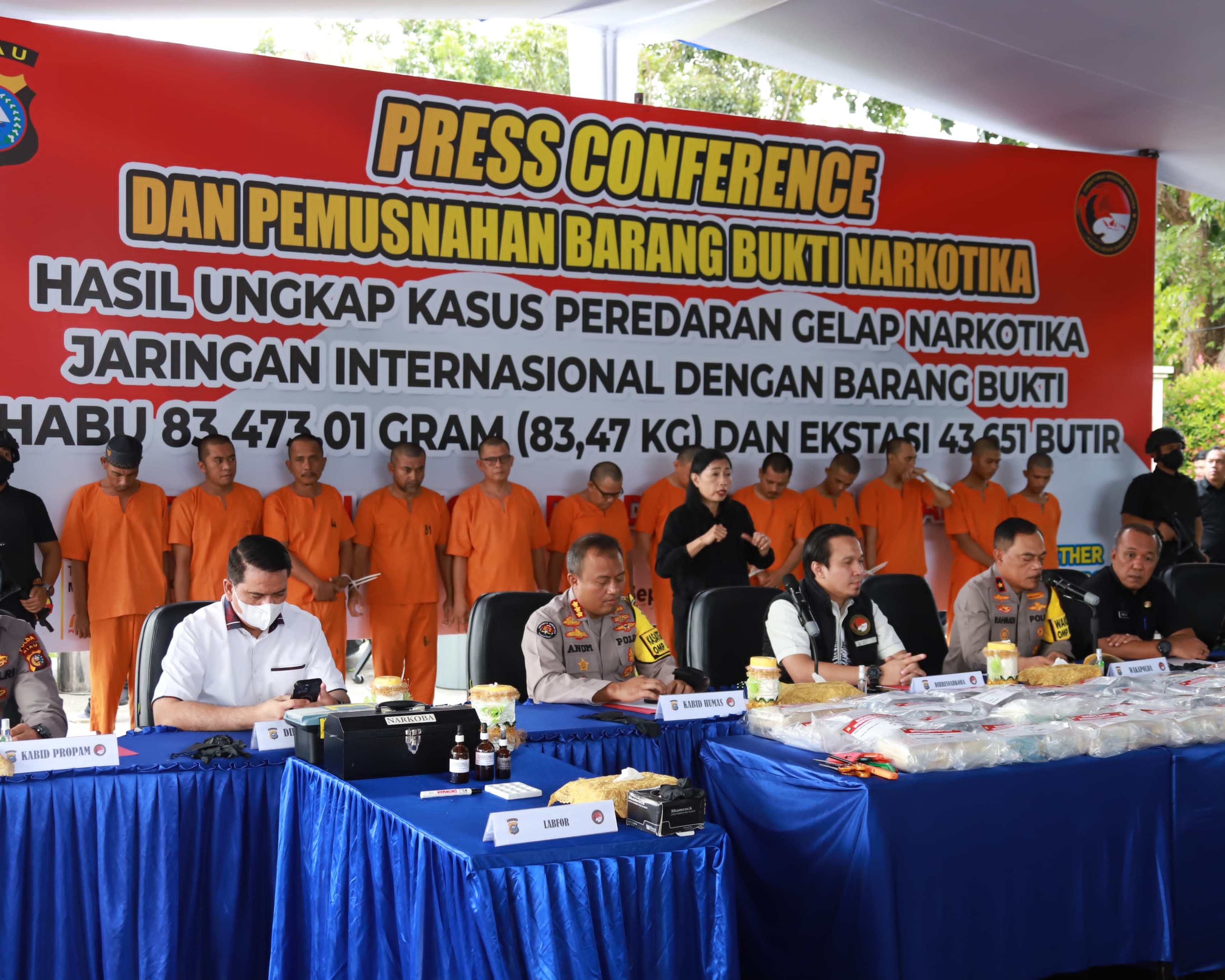Polda Riau Musnahkan Narkotika Jenis Sabu 83,47 Kg Serta 43.651 Butir Pil Ekstasi Senilai Rp 96,5 Miliar Dari 12 Tersangka
