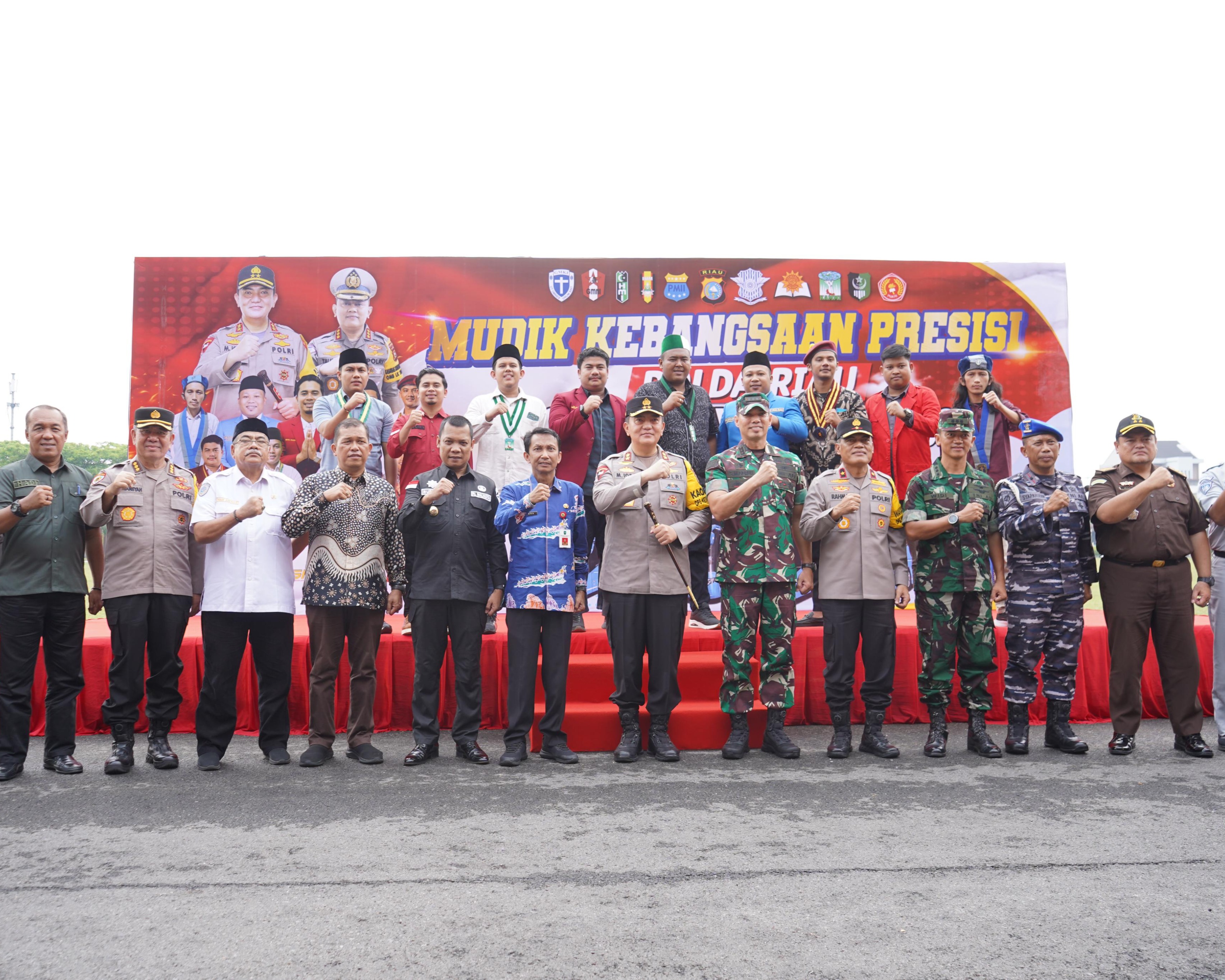 Kapolda Riau Lepas Rombongan Mudik Kebangsaan Presisi 2024