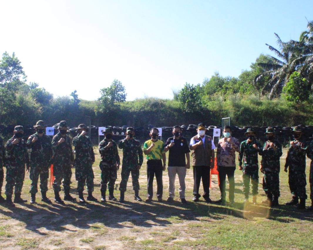 Kodim 0301/PBR Laksanakan Latihan Menembak Pistol Eksekusif Bersama Forkompimda Kota Pekanbaru
