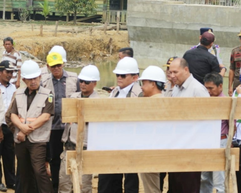 Bupati Muba Dodi Reza Targetkan dua Jembatan di Desa Muara Medak Desember Selesai