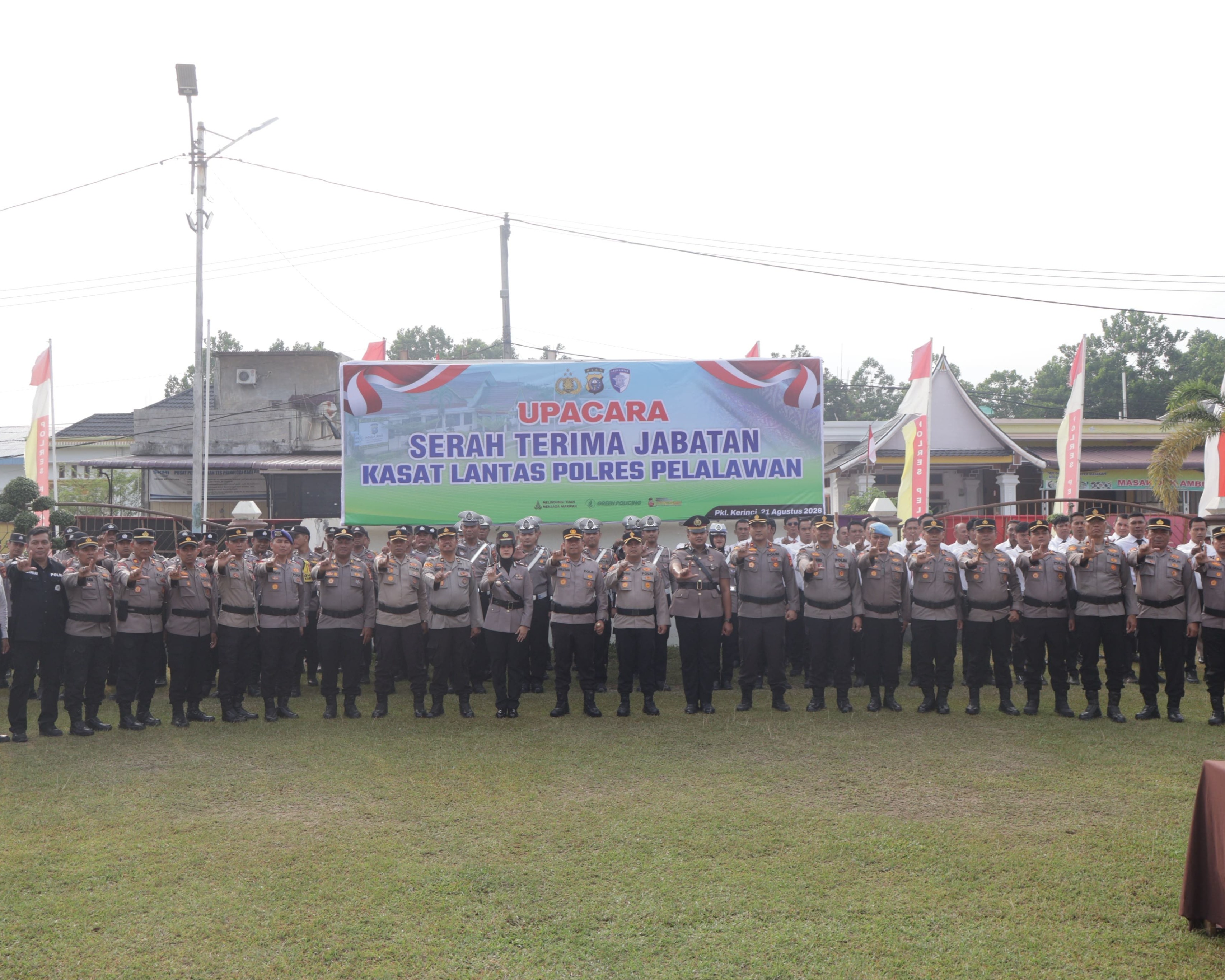 Kapolres Pelalawan Pimpin Sertijab Kasat Lantas, AKP Zahratul Aulia Harun Resmi Jabat Posisi Baru