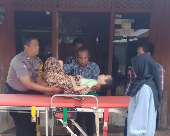 Aiptu Hasan Virdiez Bantu Inun dan Rianti Penderita Lumpuh yang Luput Perhatian