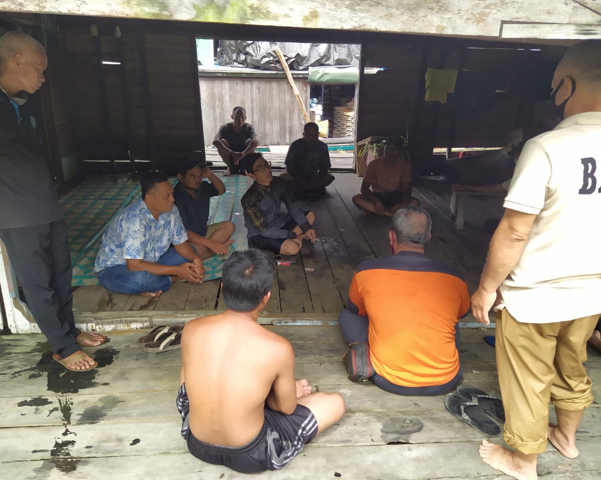 Kapal Dagang di Puruk Cahu Seberang Tenggelam