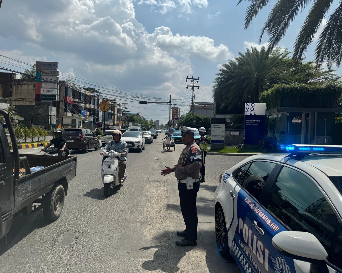 Patroli Beat Ditlantas Polda Riau, Hadir Di Jam Rawan Demi Kelancaran Lalu Lintas Pekanbaru