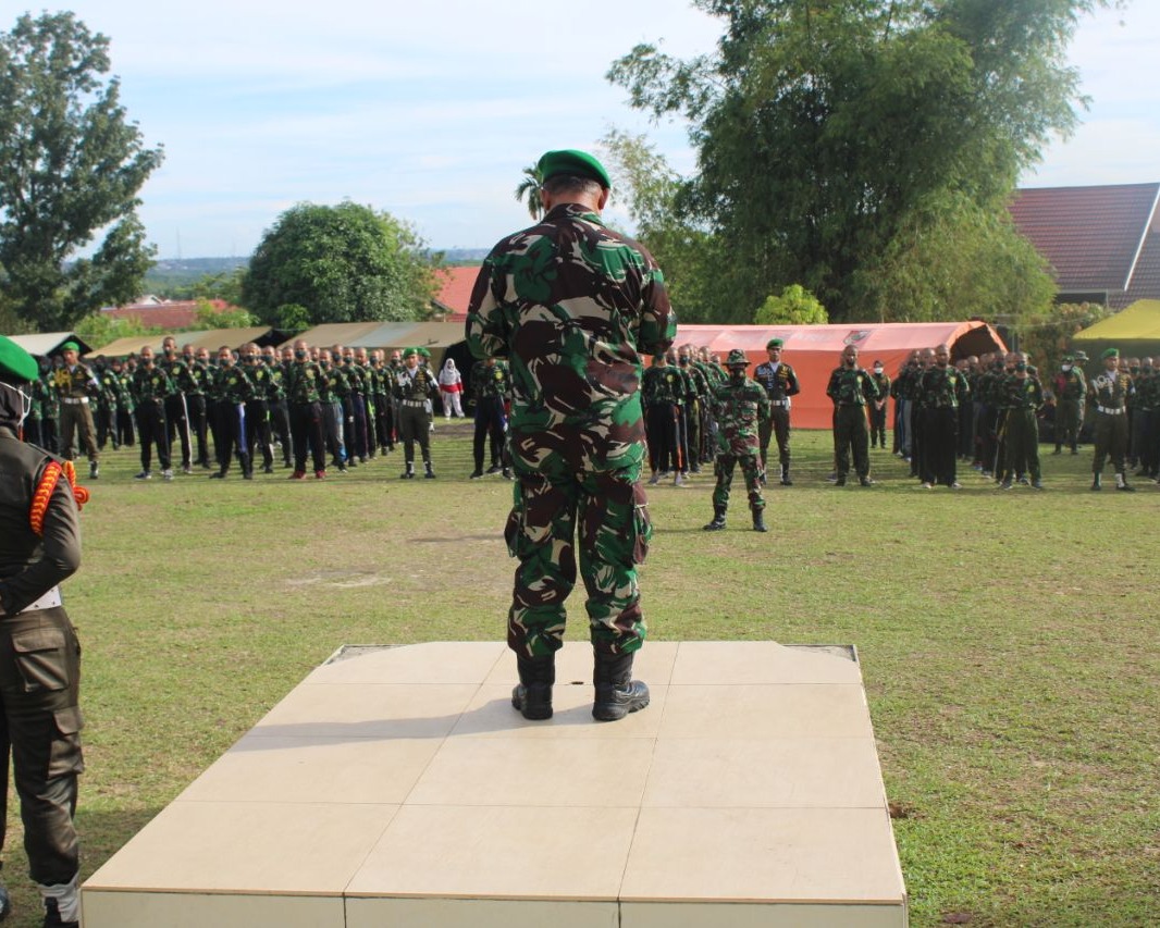 Dandim 0301/PBR Diwakili Pasiter Pimpin Pembaretan SMK Taruna Satria Pekanbaru