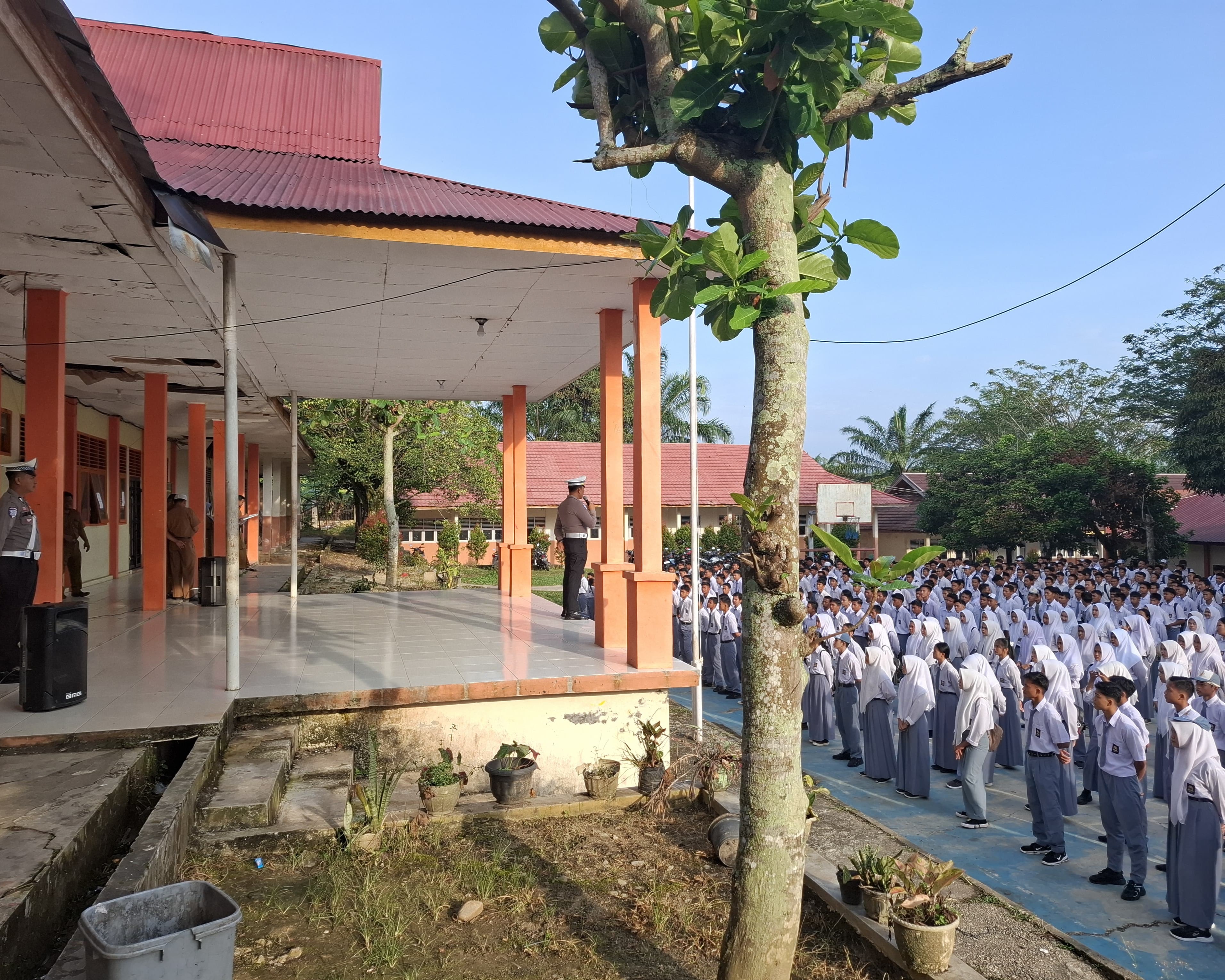 Satlantas Polres Rohul Edukasi Keselamatan Berkendara di SMKN 1 Tandun Dalam Rangka Operasi Keselamatan Lancang Kuning 2025