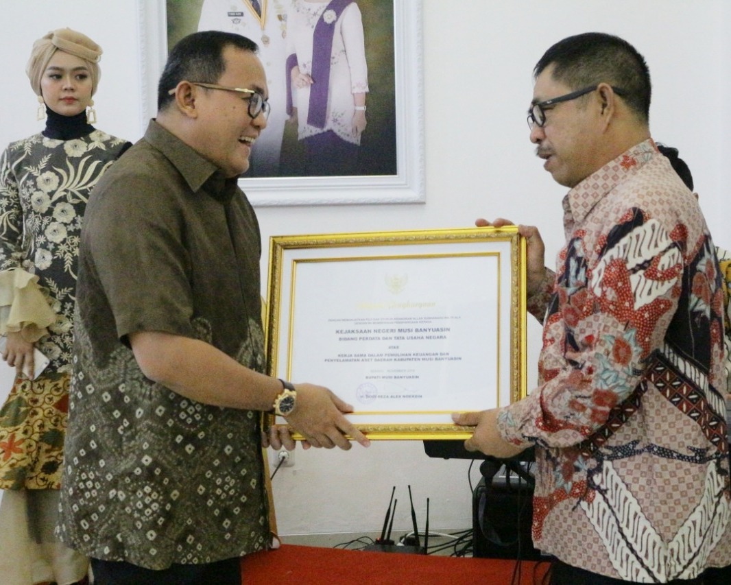 Ulang Tahun ke 55, Kajari Muba Dapat Kejutan dari Bupati 