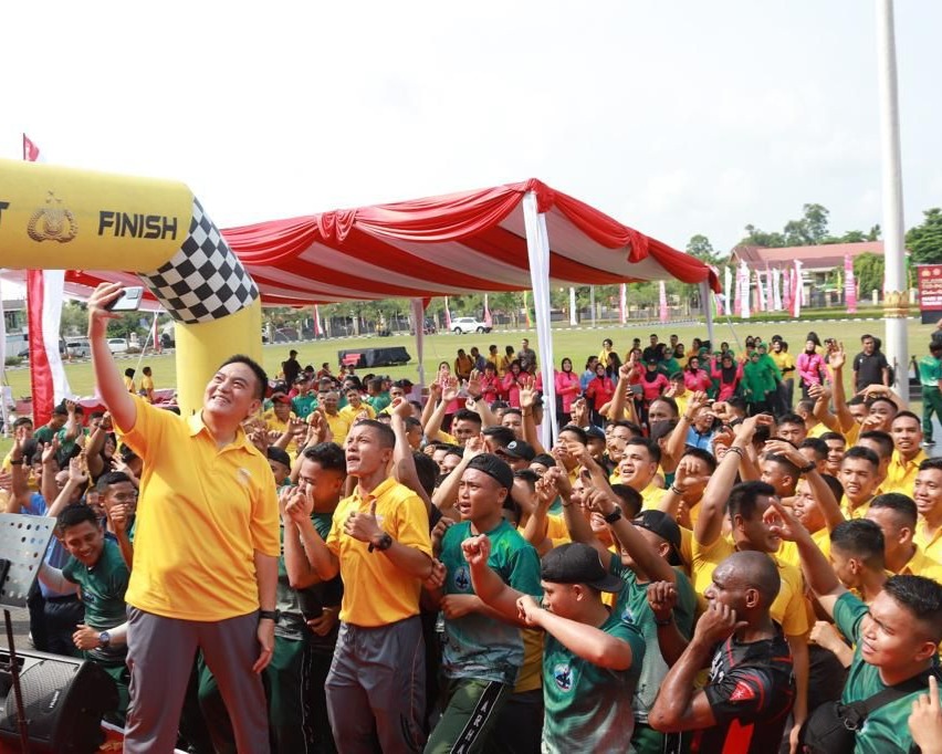Sinergitas TNI-Polri dan Forkopimda, Polda Riau Gelar Olahraga Bersama Sambut Hari Bhayangkara Ke-77 Tahun 2023