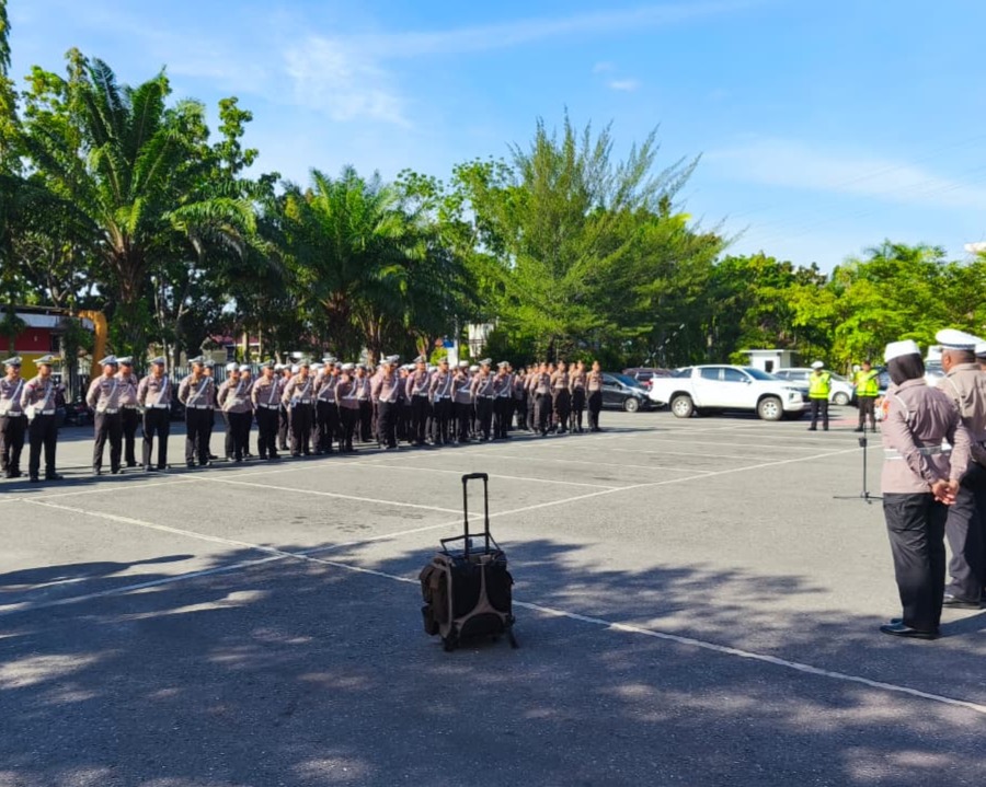 Menjawab Harapan Masyarakat, Ditlantas Polda Riau Libatkan Personel Ditsamapta Untuk Patroli Dan Penguraian Kemacetan Di Kota Pekanbaru