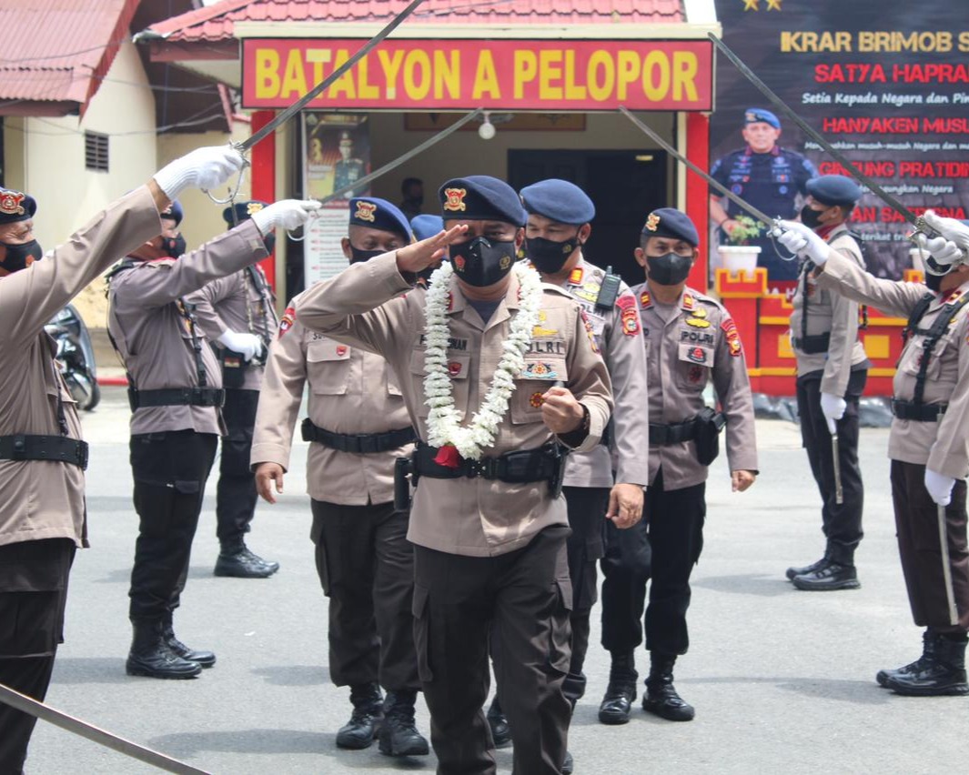 Acara Tradisi Pelepasan dan Pedang Pora Danyon A Pelopor, Kompol Franky Tambunan