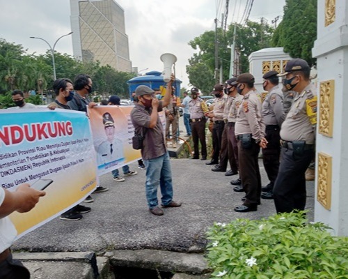 Temui Para Pendemo, Yusri Rasul Sekretaris Disdik Riau Sebut Kewenangan Paket C di PKBM 