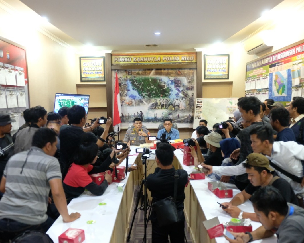 Penyidik Direskrimsus Polda Riau Tetapkan dan Tahan Dua Tersangka Korporasi PT SSS