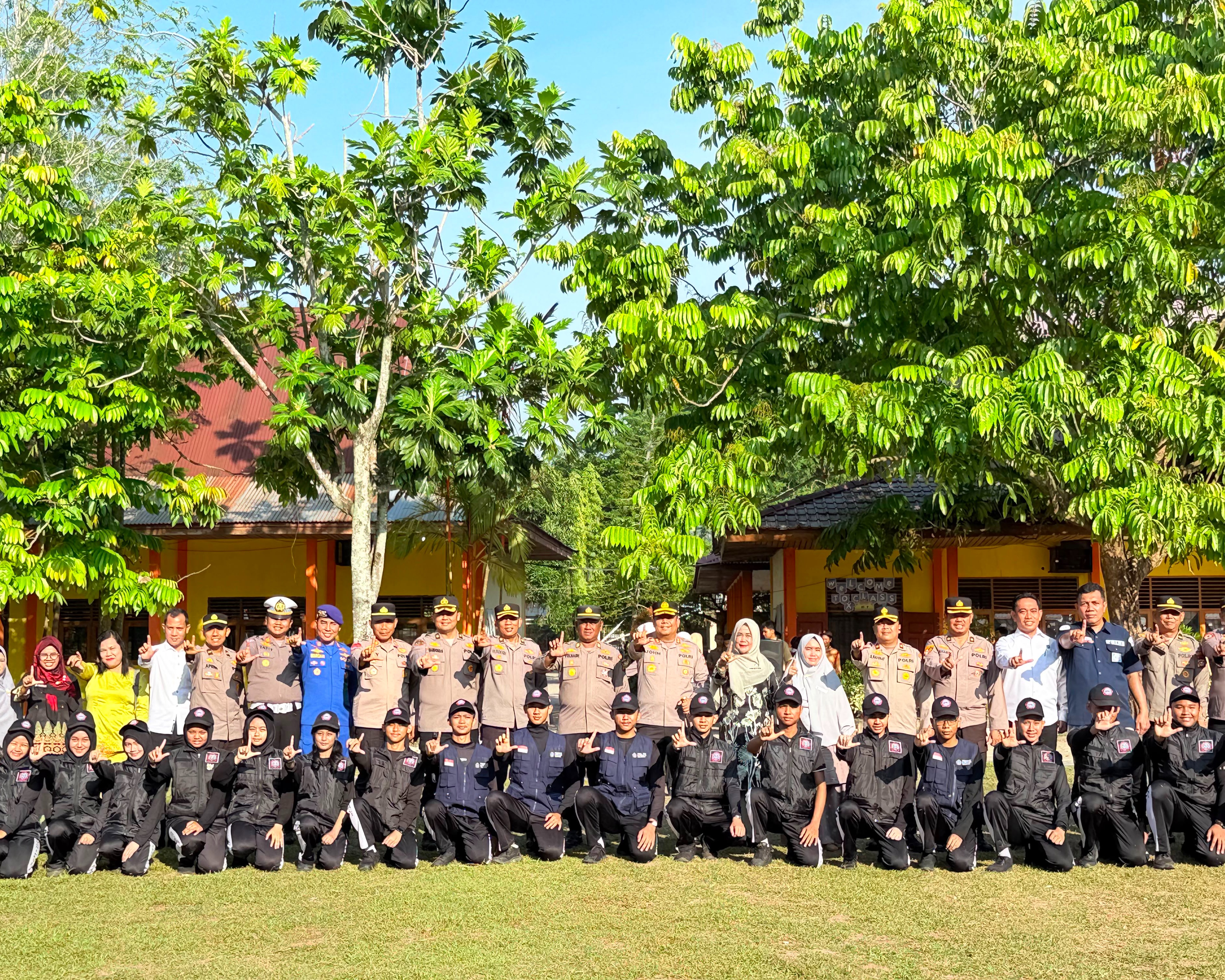 Kapolres Pelalawan Lantik Pengurus Bhuwana Lestari SMAN 1 Pkl Kerinci Periode 2026-2027