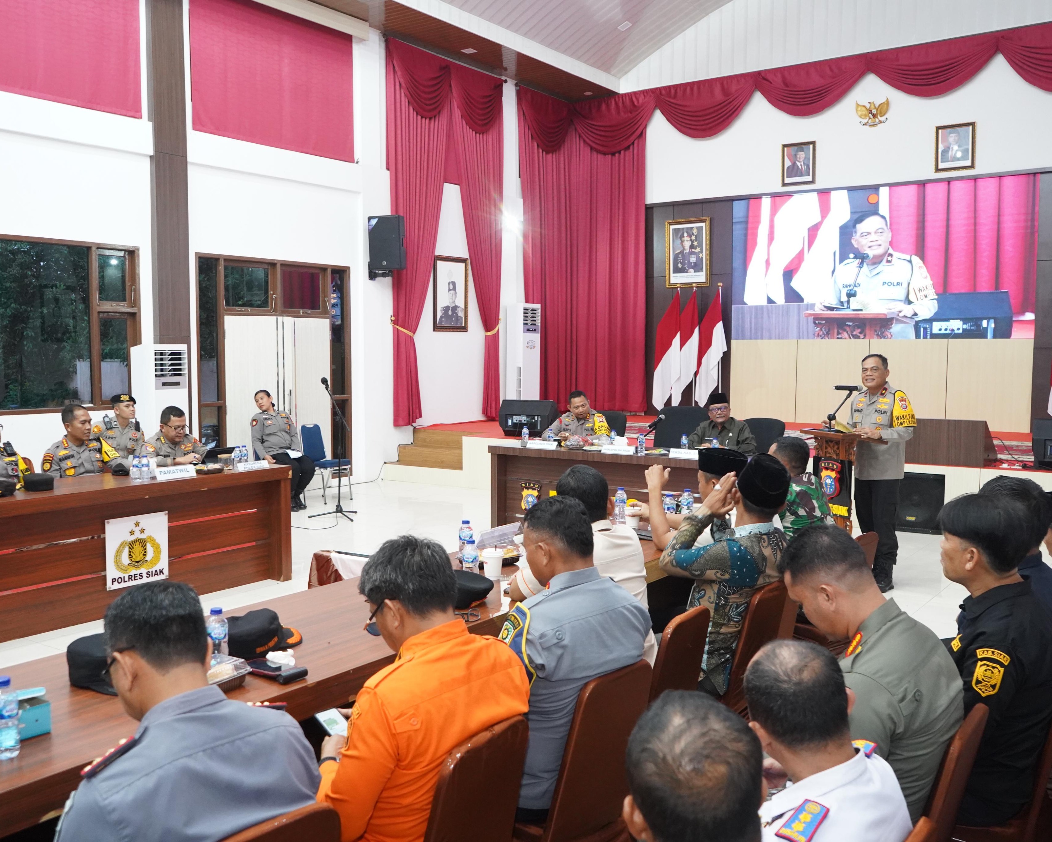 Silaturahmi Dengan Forkopimda dan Pelaksana Pilkada Kabupaten Siak, Wakapolda Riau Tekankan Beberapa Poin Penting