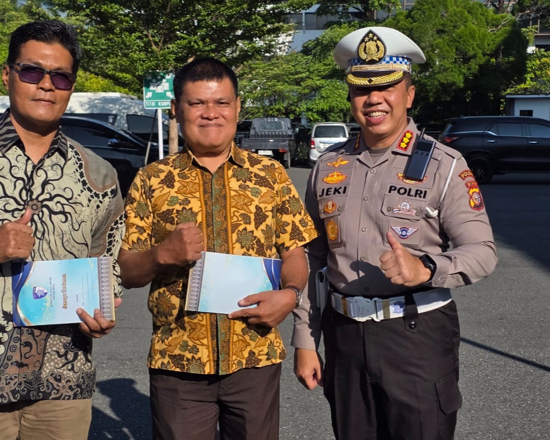 Apel Jam Pimpinan Dirangkaikan Pelepasan Purnabakti AKP Darmainil Dan AKP Jalinus, Dirlantas Polda Riau Tekankan Profesionalisme Dan Pengabdian