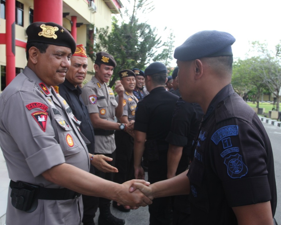Brimob Polda Kalteng Digeser, untuk BKO  Polda Kalimantan Timur