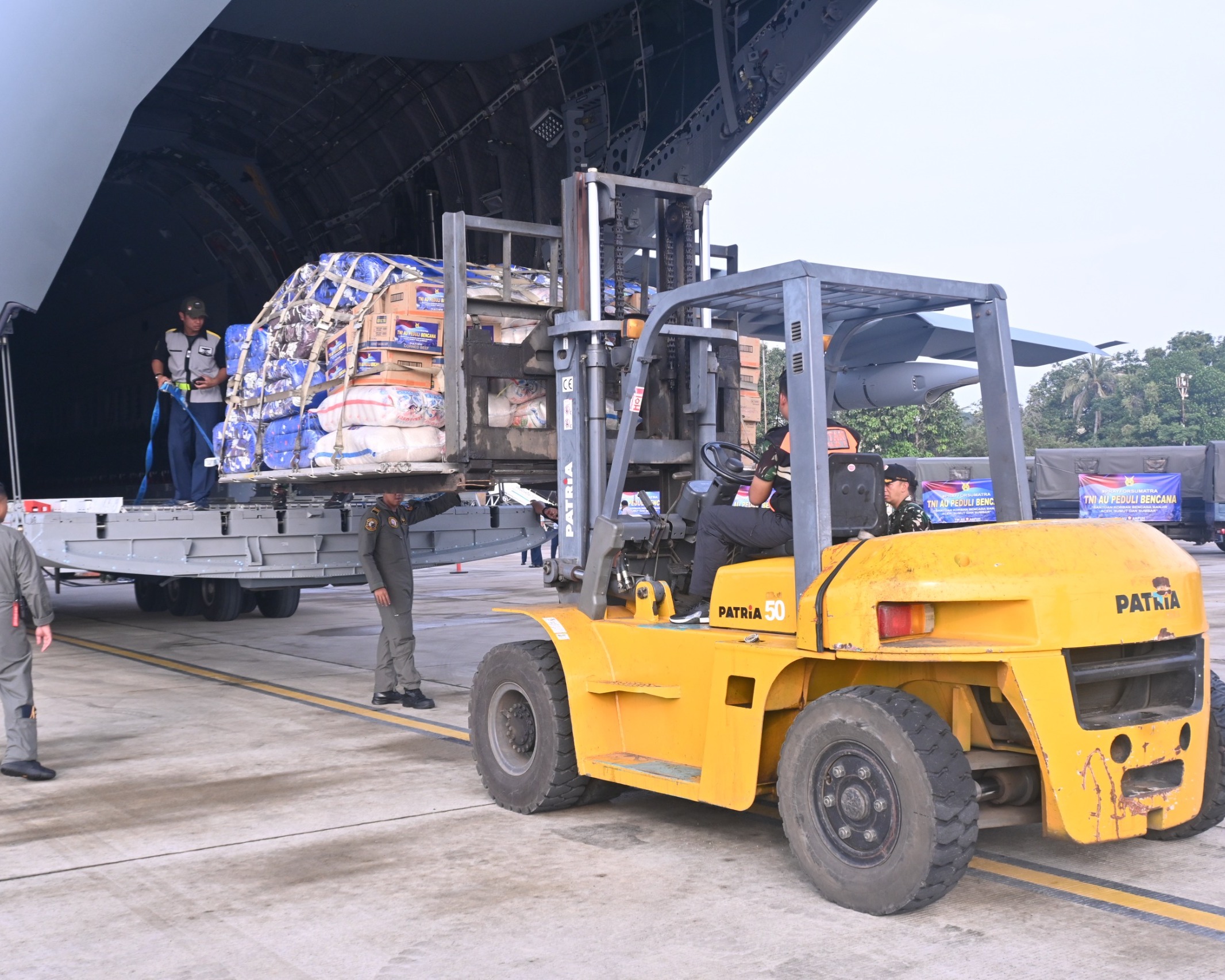 Pangkodau I Hadiri Penyerahan Bansos Bencana Alam dari Kasau Kepada BNPB