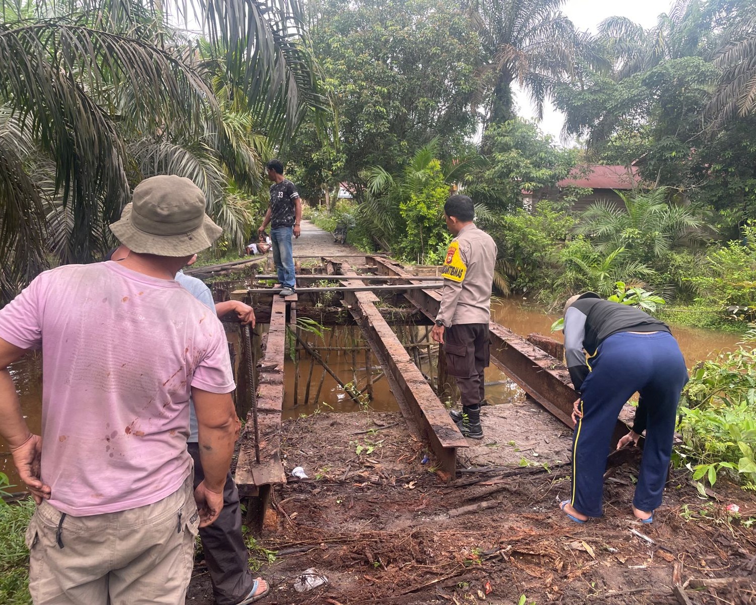 Hari Pertama Pembangunan Jembatan Presisi Polri Tahap II di Sungai Buluh, Kapolsek Bunut: Selesai 3-4 Minggu
