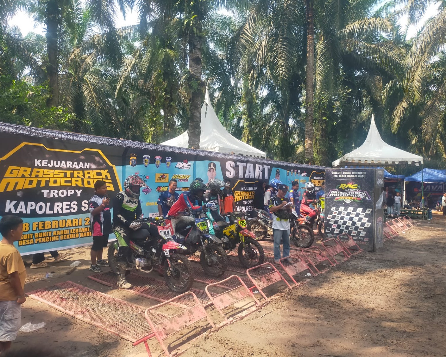220 Crosser Panaskan Kandis, M. Nando Menang di Kelas Sport Trail Trophy Kapolres Siak 2026