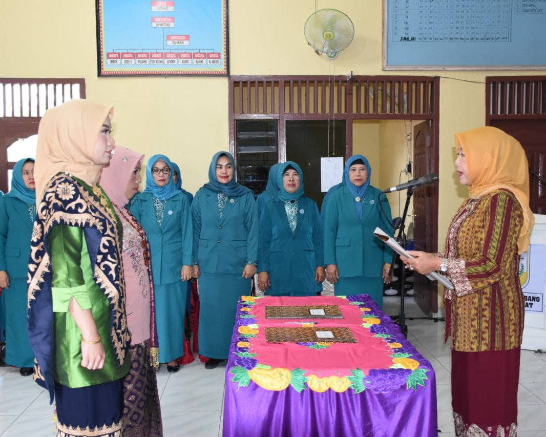 Wakil Ketua Tim PKK Tubaba Melantik Dua Ketua TP-PKK Tingkat Kecamatan