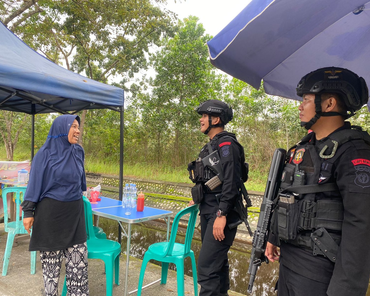 Cooling System Pemilu 2024, Brimob Polda Riau Implementasikan Intrusksi Kapolda 'Kedepankan Sikap Yang Humanis'