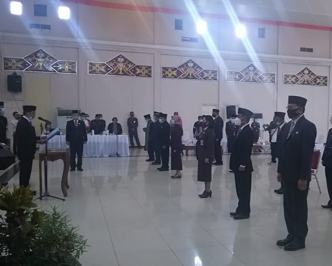 Bupati Murung Raya Melantik 12 Pejabat Eselon II Pemerintahan Kabupaten