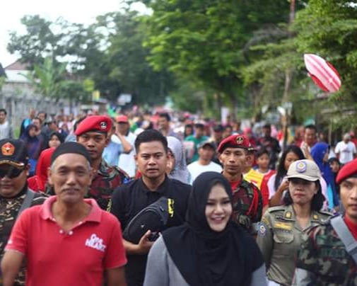 Bupati Kendal Hadir Dalam Memeriahkan Kegiatan Jalan Sehat Oleh Pemuda Karang Taruna 
