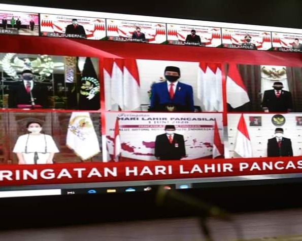 Peringati Hari Lahir Pancasila Ditengah Pandemi Covid-19, Gubri Ikuti Upacara Secara Virtual
