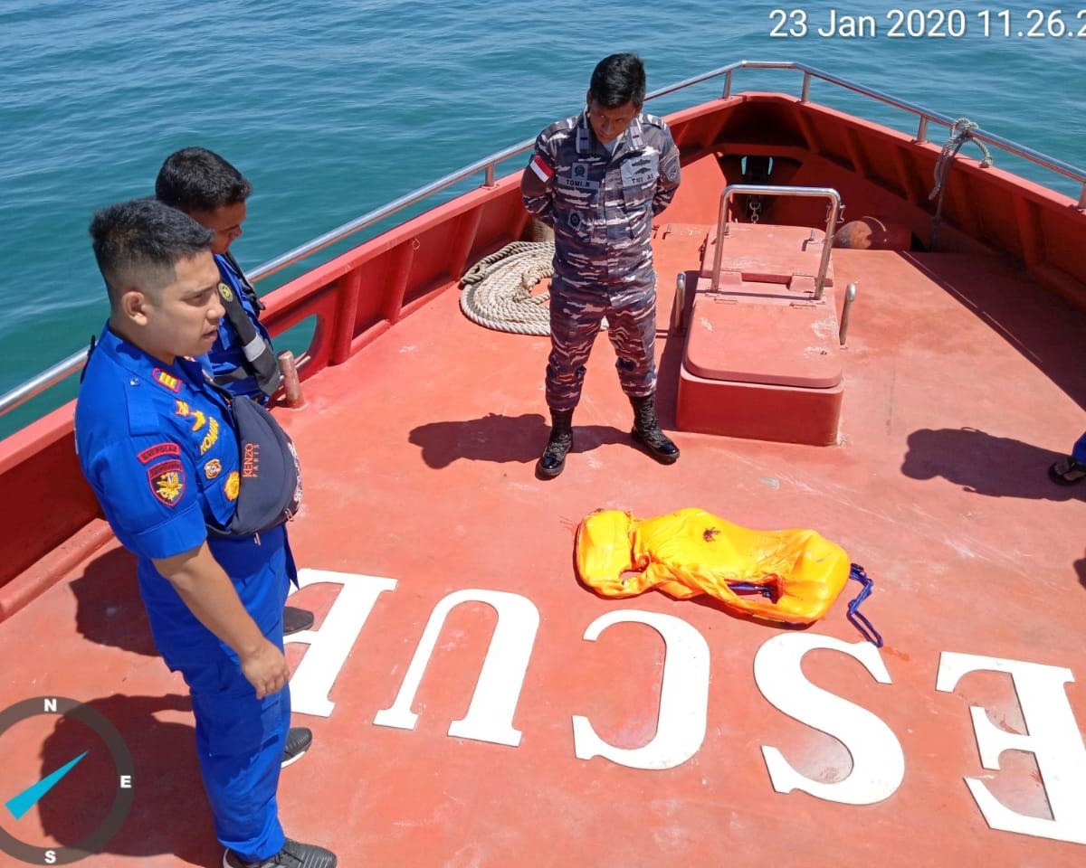 Kecelakaan Kapal di Perairan Rupat Utara, Polres Bengkalis di Back Up Ditpolair Polda Riau Bersama Basarnas Lakukan Pencarian Korban