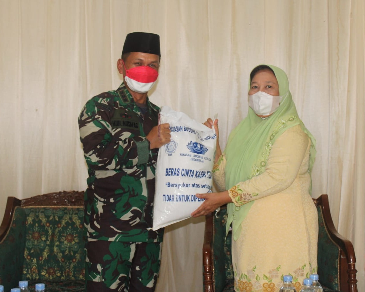 Gelar Kegiatan Rutin Jumat Berkah, Kodim 0301/PBR Bagikan Sembako Kepada Panti Asuhan Amanah